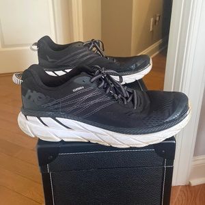 Hoka Clifton 6